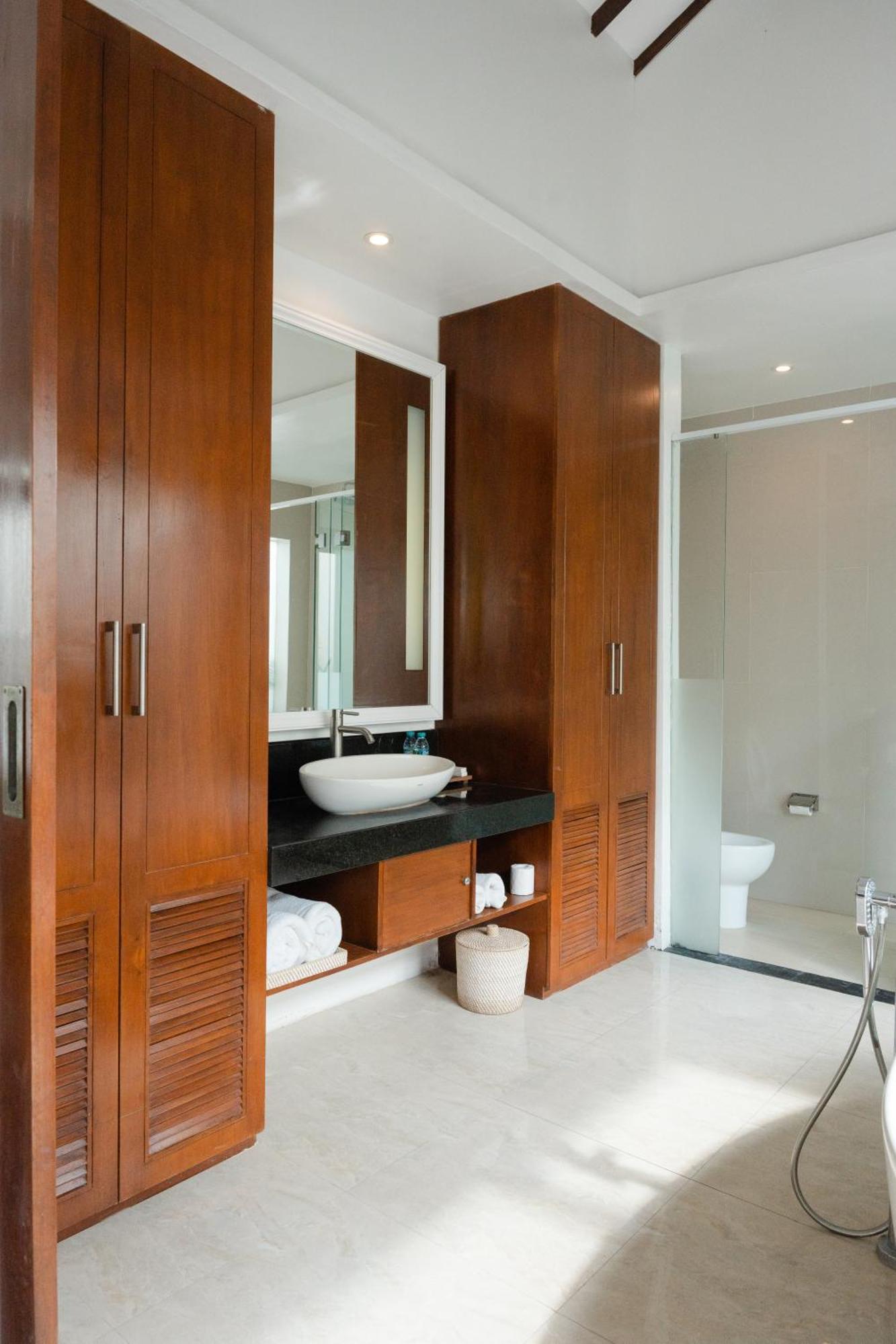 Anari Villas Kuta Легиан Экстерьер фото