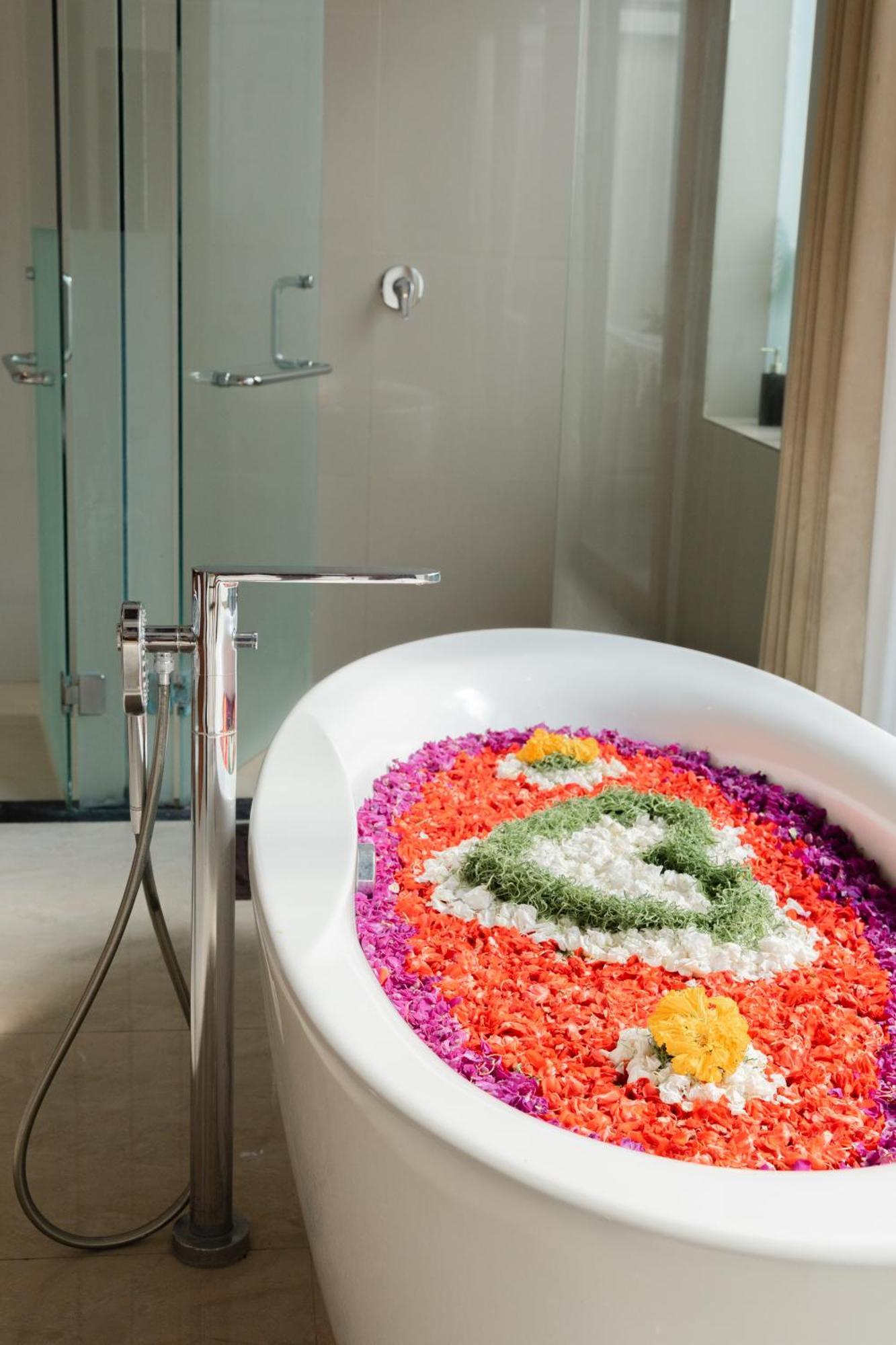 Anari Villas Kuta Легиан Экстерьер фото