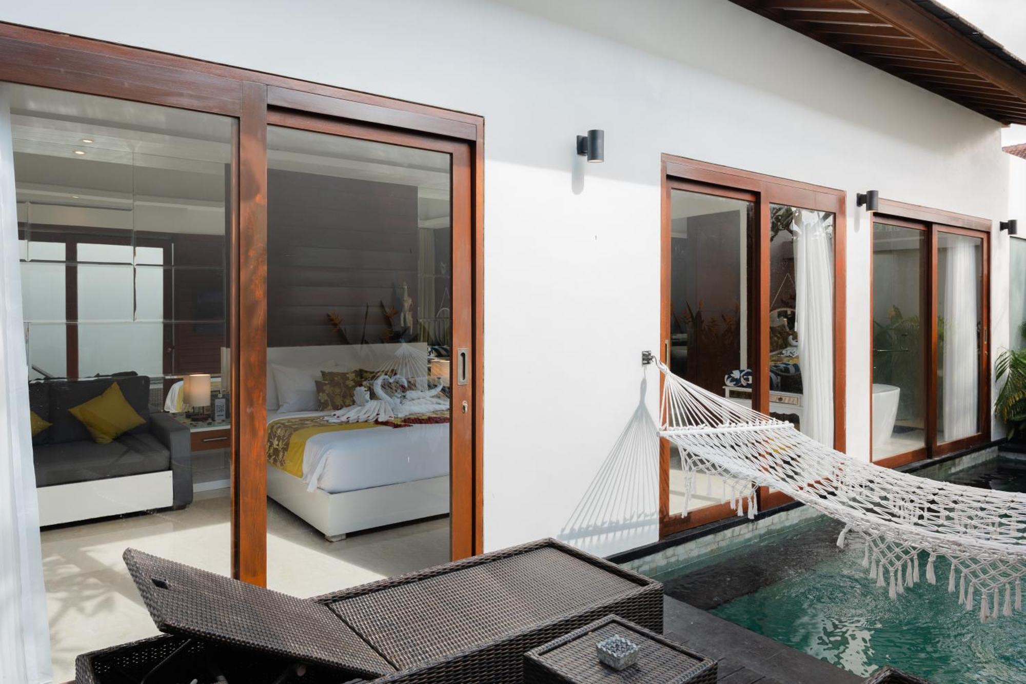 Anari Villas Kuta Легиан Экстерьер фото