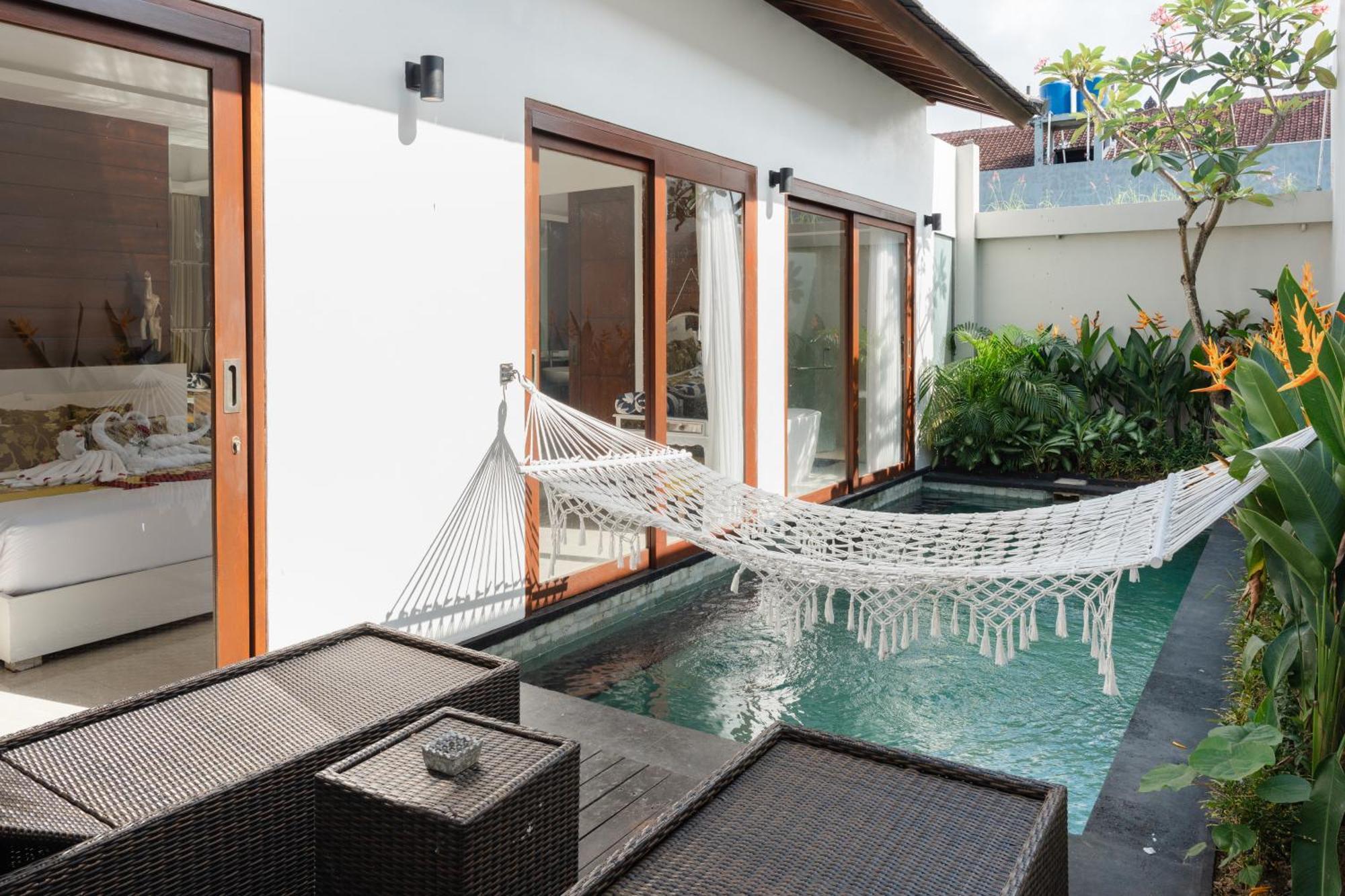 Anari Villas Kuta Легиан Экстерьер фото