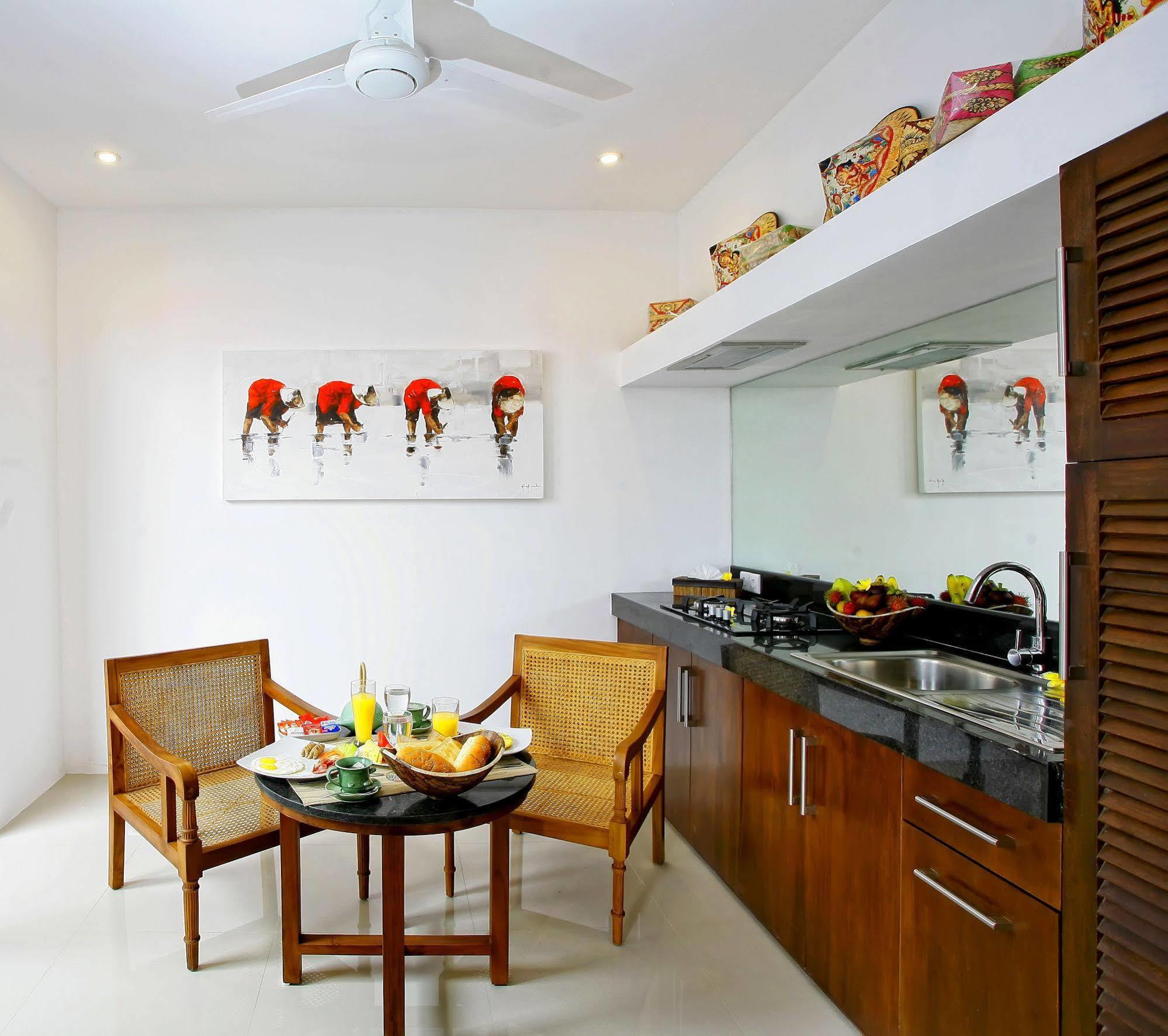 Anari Villas Kuta Легиан Экстерьер фото