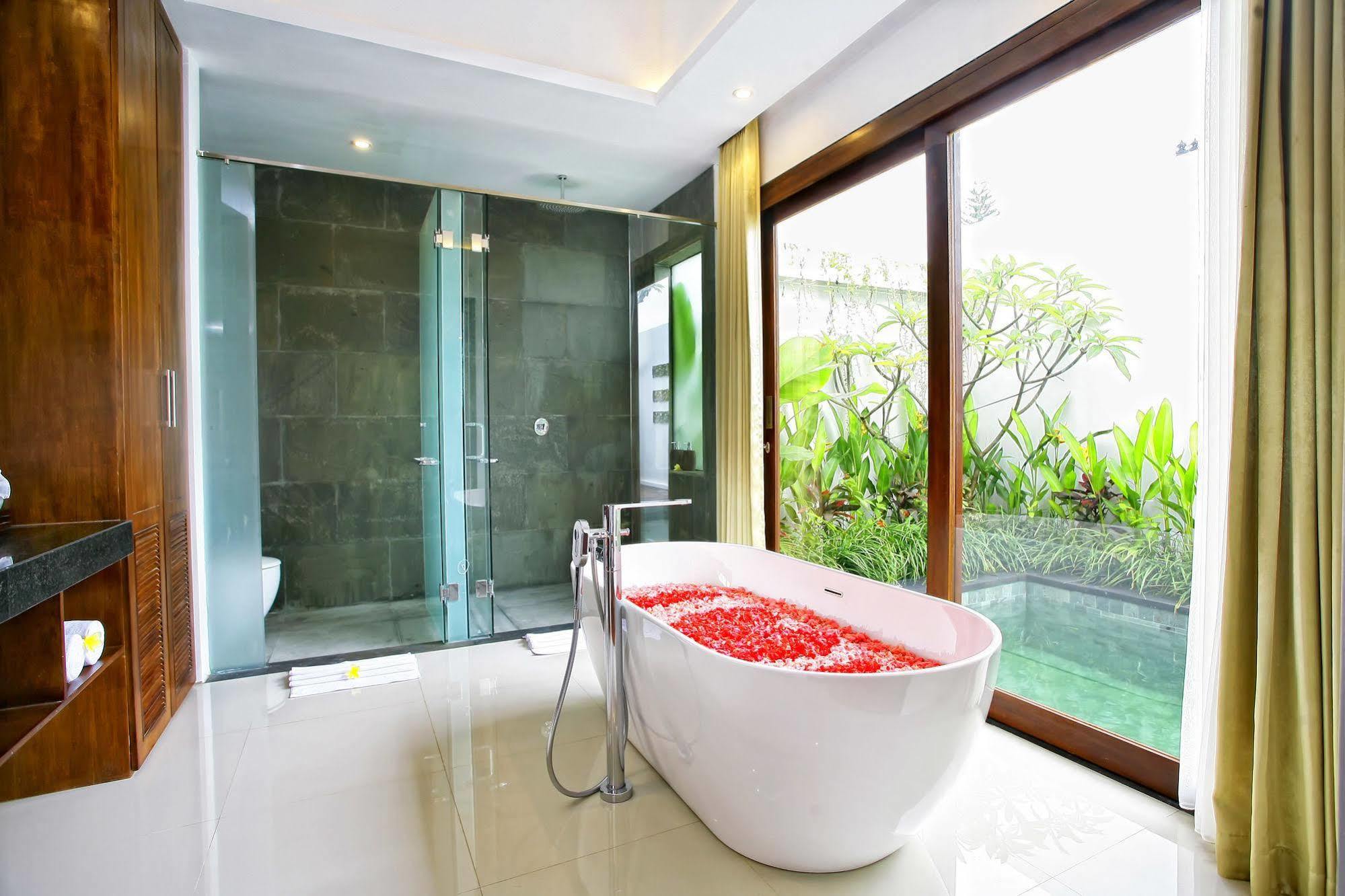 Anari Villas Kuta Легиан Экстерьер фото