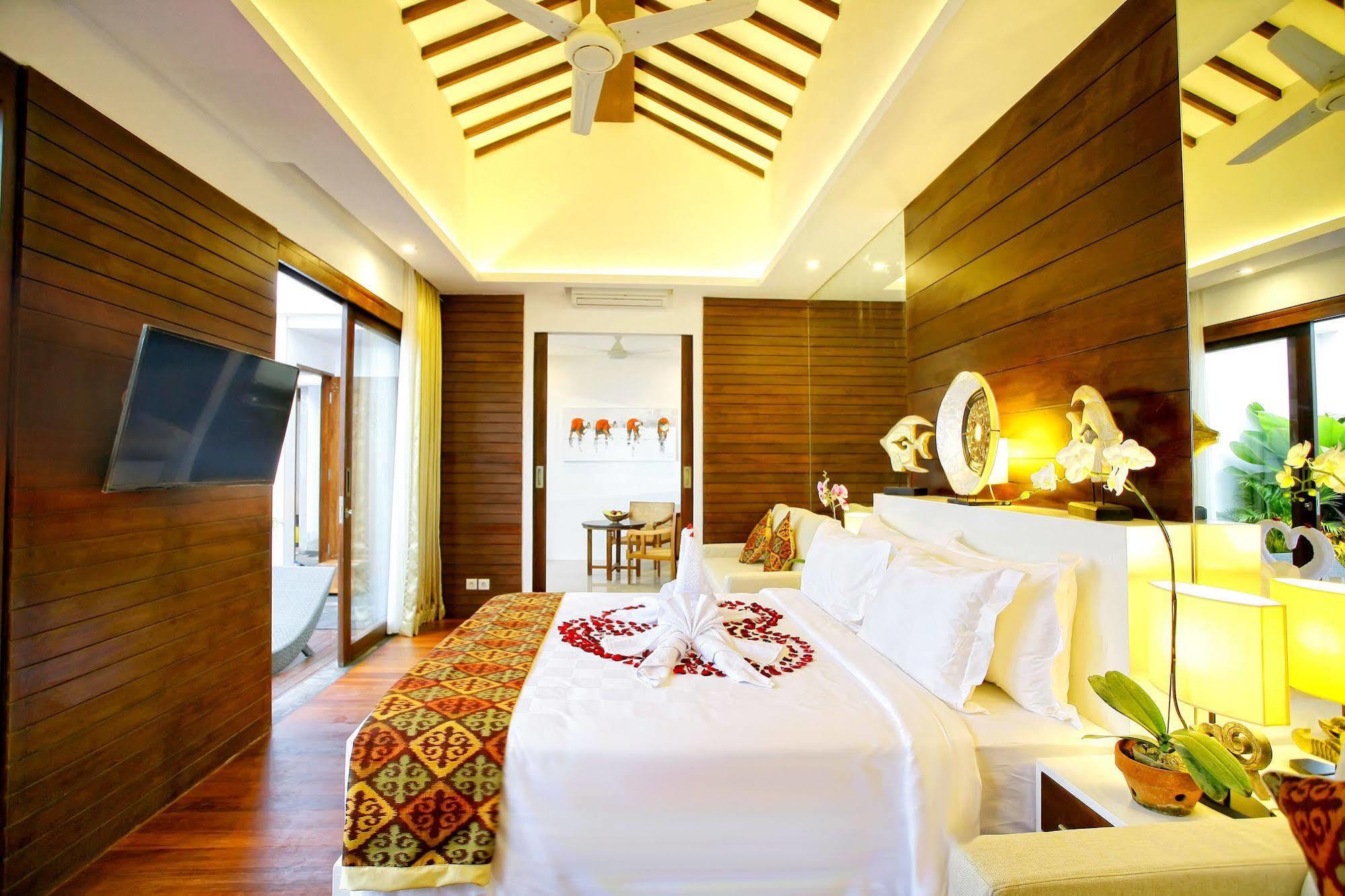 Anari Villas Kuta Легиан Экстерьер фото