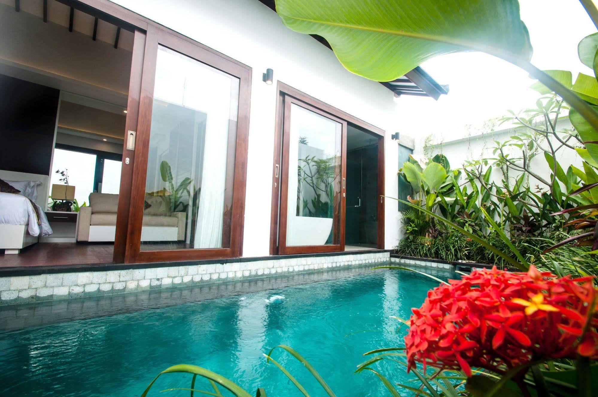Anari Villas Kuta Легиан Экстерьер фото