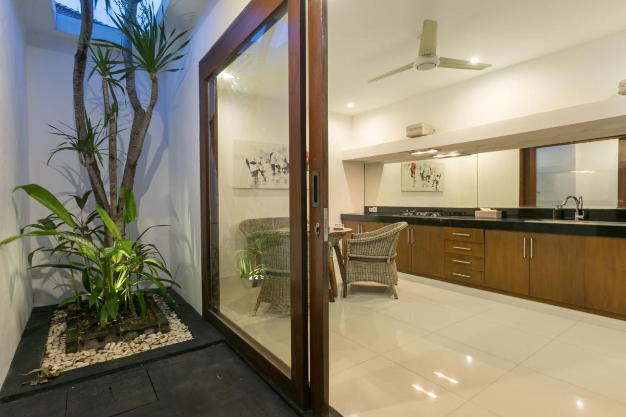 Anari Villas Kuta Легиан Экстерьер фото